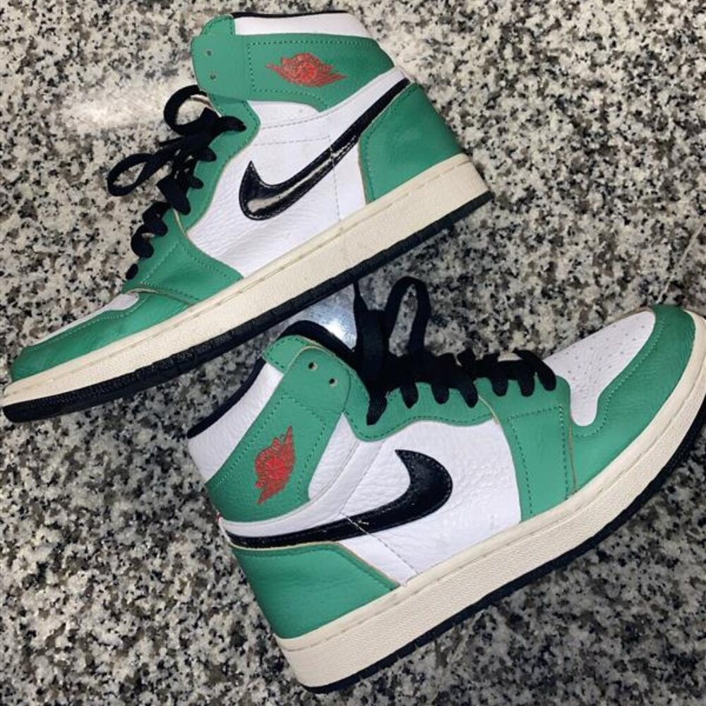 AIR JORDAN 1 RETRO HIGH OG WMNS "Lucky Green"